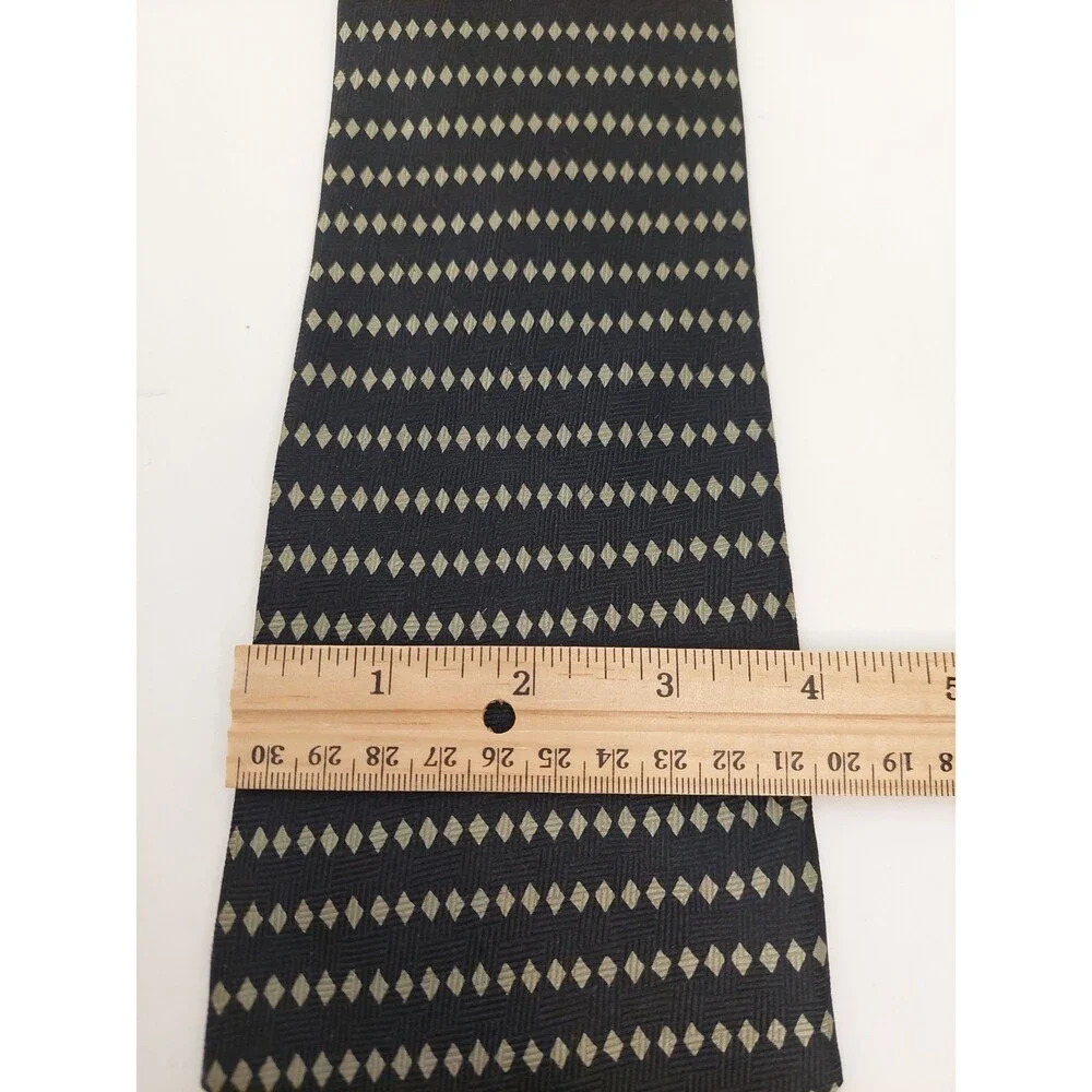 Tongue Tied men tie